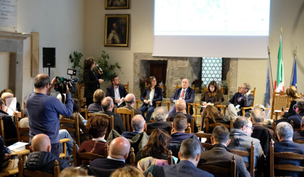 Un momento del convegno La Montagna in prima linea, che, alla prima edizione, si è svolto nel 2025 a Camaldoli
